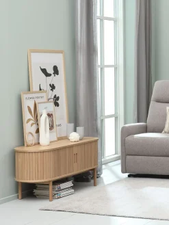 LYNGVIGMeuble TV LYNGVIG 120cm 2 portes tambours chêne naturel